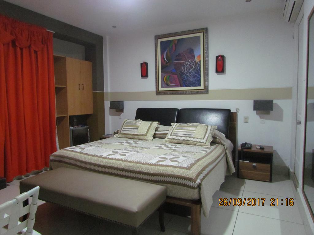 Rizzo Plaza Hotel Tumbes Exterior photo
